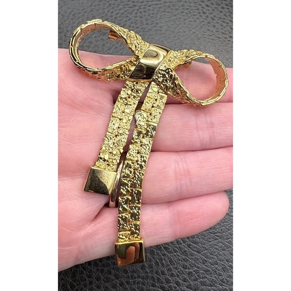 Vintage 80s Large Gold Tone Nugget Texture Bow Brooch Runway